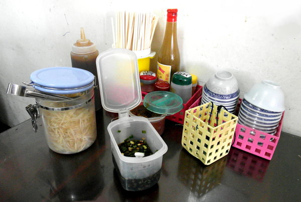 文章牛肉湯:【台南||安平】文章牛肉湯──在地人激推!銷魂清甜牛肉湯&牛燥飯!