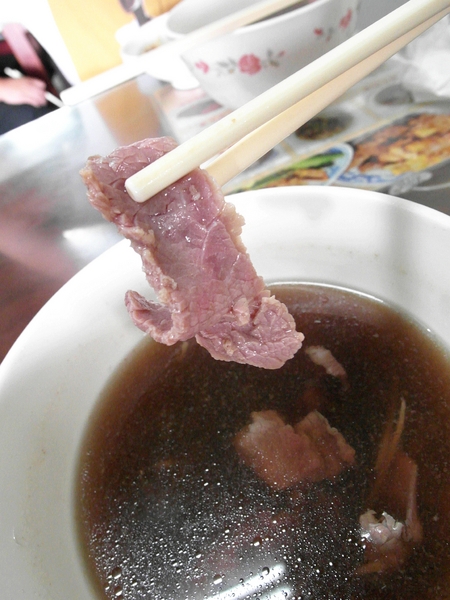 文章牛肉湯:【台南||安平】文章牛肉湯──在地人激推!銷魂清甜牛肉湯&牛燥飯!