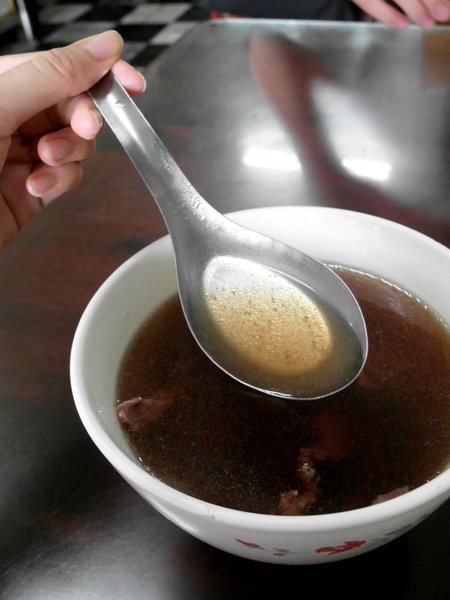 文章牛肉湯:【台南||安平】文章牛肉湯──在地人激推!銷魂清甜牛肉湯&牛燥飯!