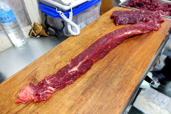 文章牛肉湯:(胖樺食記)台南安平推薦必吃排隊美食「文章牛肉湯」,建議下午四點就來排隊/麻油/熱炒/牛舌/牛雜/高CP值/早午餐/消夜