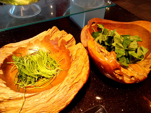 寶日式涮涮鍋(台南安平店):【臺南Ω安平區】宝TAKARA日式涮涮鍋。現切肉品、蔬菜、海鮮類都是上等品質