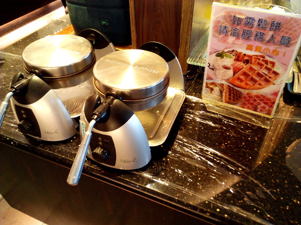 寶日式涮涮鍋(台南安平店):【臺南Ω安平區】宝TAKARA日式涮涮鍋。現切肉品、蔬菜、海鮮類都是上等品質