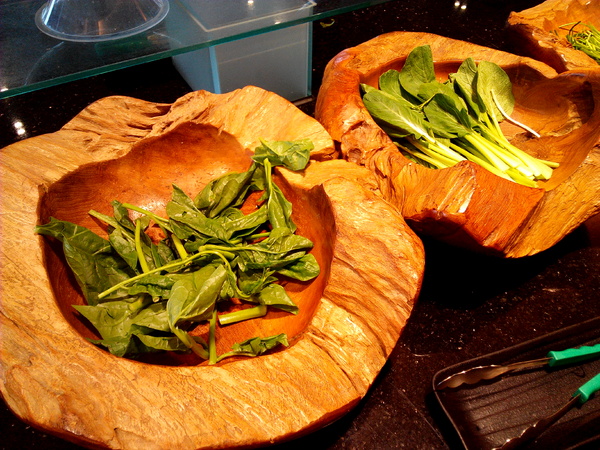 寶日式涮涮鍋(台南安平店):【臺南Ω安平區】宝TAKARA日式涮涮鍋。現切肉品、蔬菜、海鮮類都是上等品質