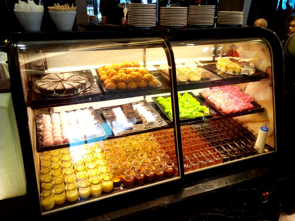 寶日式涮涮鍋(台南安平店):【臺南Ω安平區】宝TAKARA日式涮涮鍋。現切肉品、蔬菜、海鮮類都是上等品質