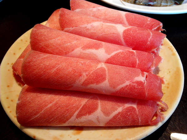 寶日式涮涮鍋(台南安平店):【臺南Ω安平區】宝TAKARA日式涮涮鍋。現切肉品、蔬菜、海鮮類都是上等品質