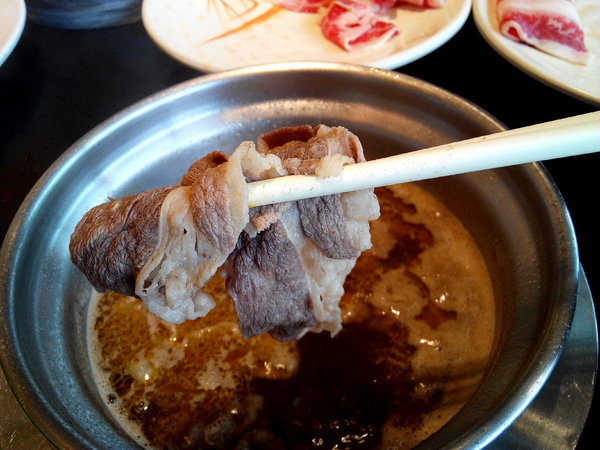 寶日式涮涮鍋(台南安平店):【臺南Ω安平區】宝TAKARA日式涮涮鍋。現切肉品、蔬菜、海鮮類都是上等品質