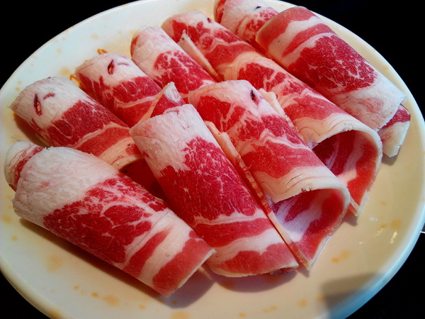 寶日式涮涮鍋(台南安平店):【臺南Ω安平區】宝TAKARA日式涮涮鍋。現切肉品、蔬菜、海鮮類都是上等品質