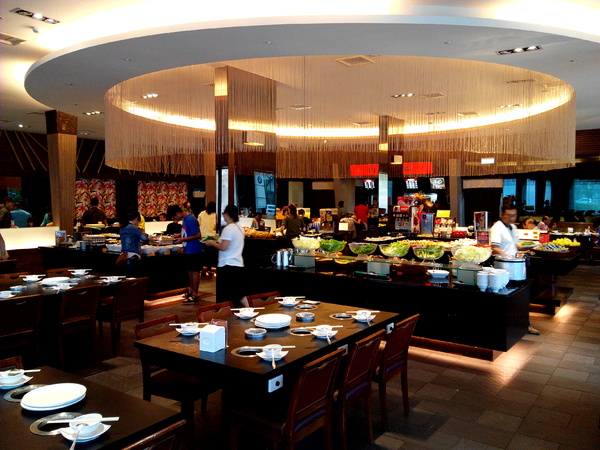 寶日式涮涮鍋(台南安平店):【臺南Ω安平區】宝TAKARA日式涮涮鍋。現切肉品、蔬菜、海鮮類都是上等品質