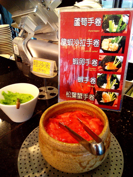 寶日式涮涮鍋(台南安平店):【臺南Ω安平區】宝TAKARA日式涮涮鍋。現切肉品、蔬菜、海鮮類都是上等品質