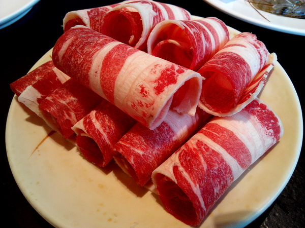 寶日式涮涮鍋(台南安平店):【臺南Ω安平區】宝TAKARA日式涮涮鍋。現切肉品、蔬菜、海鮮類都是上等品質