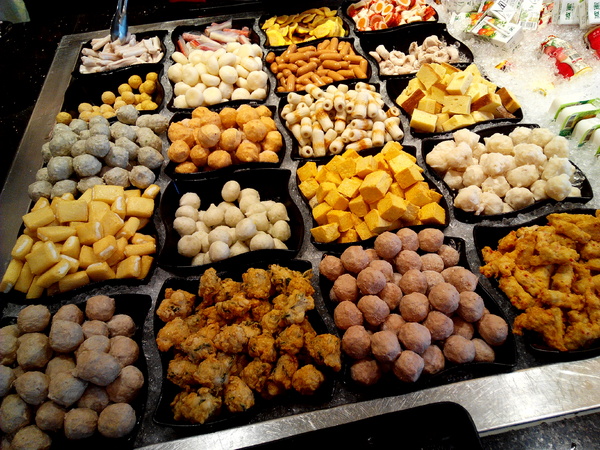 寶日式涮涮鍋(台南安平店):【臺南Ω安平區】宝TAKARA日式涮涮鍋。現切肉品、蔬菜、海鮮類都是上等品質