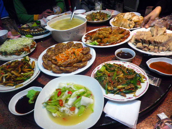 周氏蝦捲(老店)：[周氏蝦捲]尾牙上菜