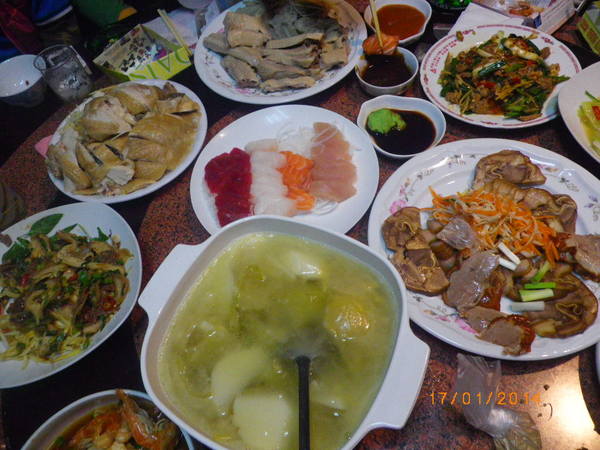 周氏蝦捲(老店)：[周氏蝦捲]尾牙上菜