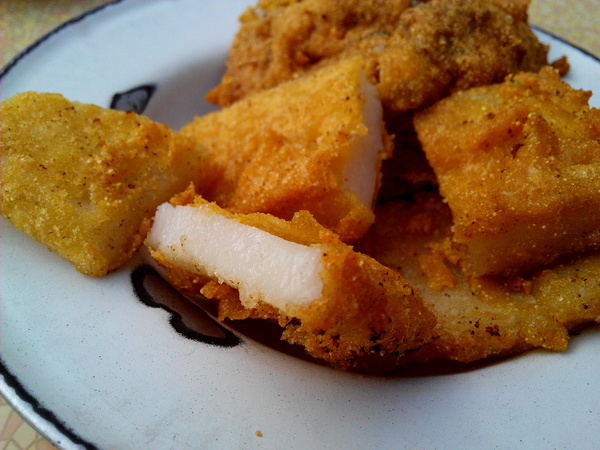 安平東興蚵嗲：【安平區】東興蚵嗲。餡料飽滿的老字號小吃