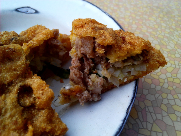 安平東興蚵嗲：【安平區】東興蚵嗲。餡料飽滿的老字號小吃