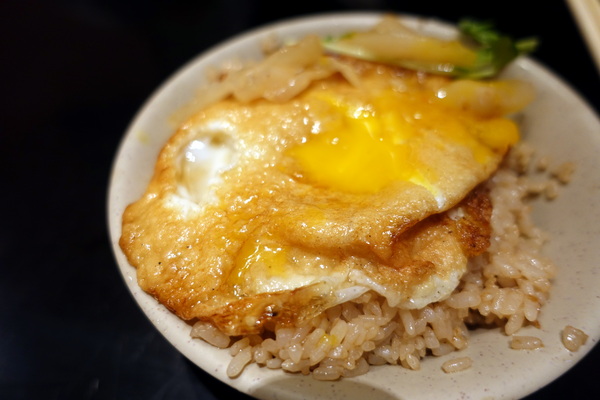 古城豆花庄:(胖樺食記)台南永康大份量高CP值「古城豆花庄」,有好吃的豬油拌飯/復古懷舊風/炒飯麵小火鍋