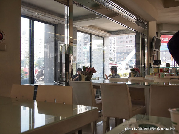 椿之味薏仁湯(薏仁主題館)：【食記】台南安平-椿之味薏仁湯-薏仁主題館-安平店 : 料好實在的平價健康點心^^