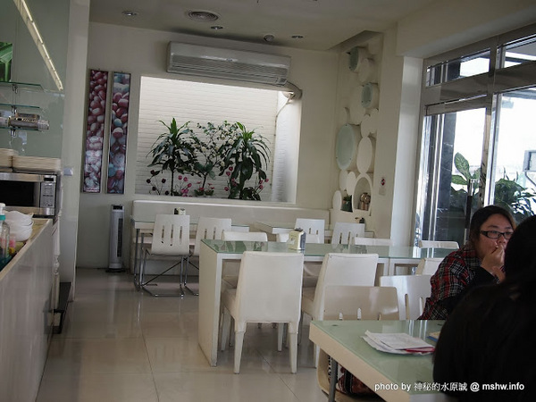 椿之味薏仁湯(薏仁主題館)：【食記】台南安平-椿之味薏仁湯-薏仁主題館-安平店 : 料好實在的平價健康點心^^