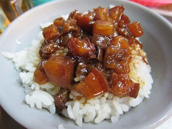 阿龍香腸熟肉：**台南中西區 保安路上80年老店~阿龍香腸熟肉 黑白切