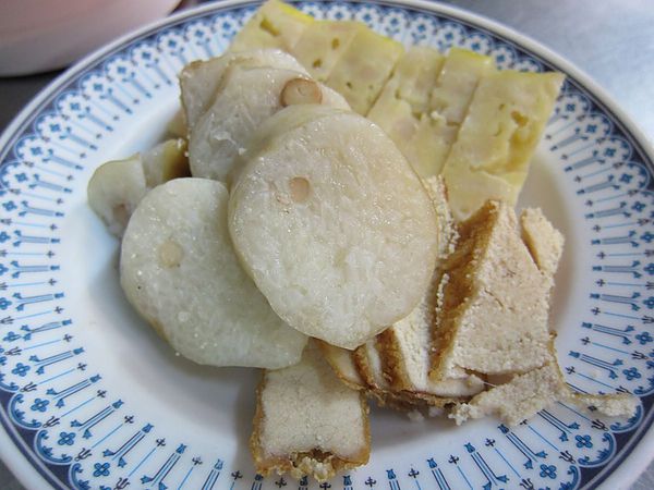 阿龍香腸熟肉：**台南中西區 保安路上80年老店~阿龍香腸熟肉 黑白切