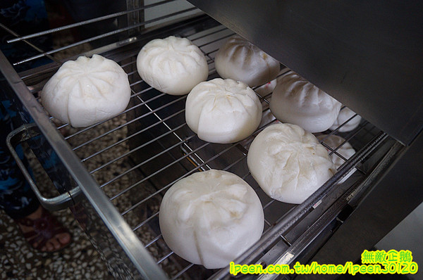 生哥豆漿店：【台南-北區】排隊x老店重新開幕..低調的熟男生哥~大推燒餅油條+蛋...《生哥豆漿店》