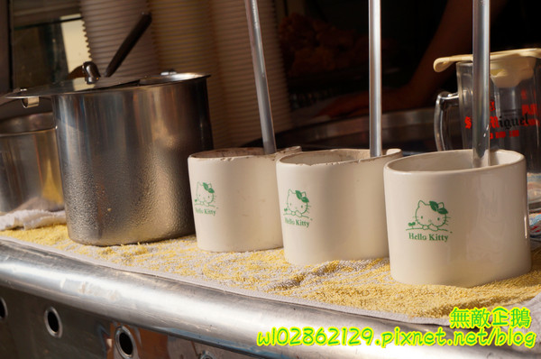 阿卿傳統飲品‧冰品：【台南-中西區】杏仁茶x油條..熱騰騰的溫暖你的心!《阿卿傳統飲品‧冰品》