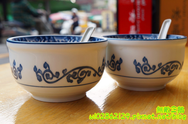 阿卿傳統飲品‧冰品：【台南-中西區】杏仁茶x油條..熱騰騰的溫暖你的心!《阿卿傳統飲品‧冰品》