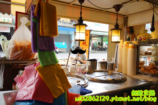 阿卿傳統飲品‧冰品：【台南-中西區】杏仁茶x油條..熱騰騰的溫暖你的心!《阿卿傳統飲品‧冰品》