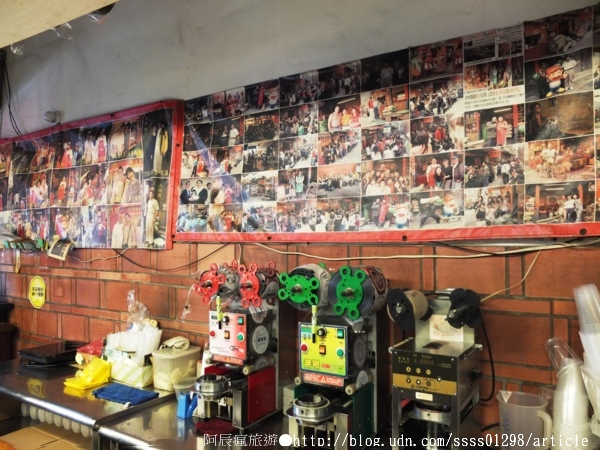 進來涼冬瓜茶(兩角銀)(赤崁店):【美食特搜。台南中西區】兩角銀古早味冬瓜茶(赤崁店)。西元1880年創立 百年老字號的歷史古早味