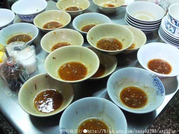 麵條王海產麵:【台南中西區】麵條王海產麵。水仙宮市場角落處的人氣麵店