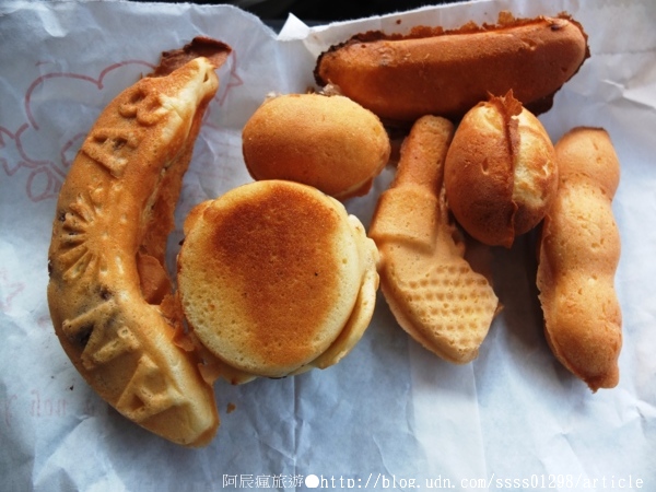 新化老攤雞蛋糕:【美食特搜。台南新化區】新化老攤雞蛋糕。50多年老字號 古早味雞蛋糕傳三代