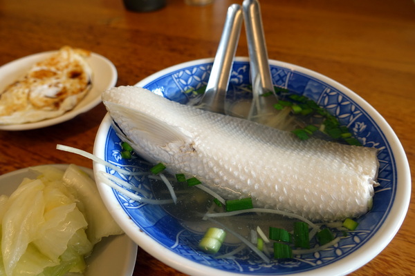 阿和肉燥飯:(胖樺食記)台南中西區「阿和肉燥飯」,好吃的肉燥飯佐上鮮美魚湯及平價小菜/高CP值/虱目魚肚湯/推薦必吃