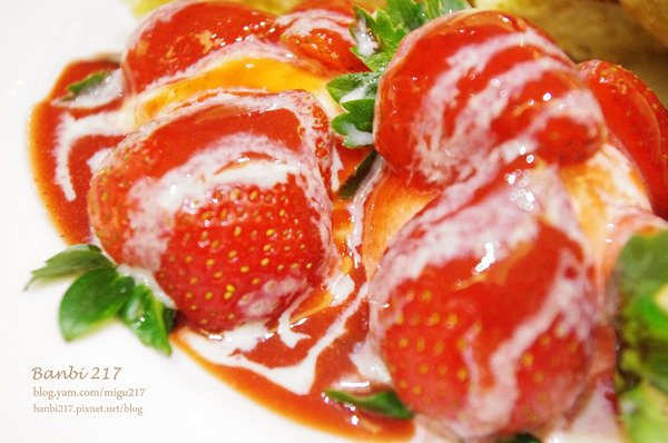 Melange Caf'e 米朗琪咖啡館：草莓鬆餅與三明治 在米朗琪下午茶