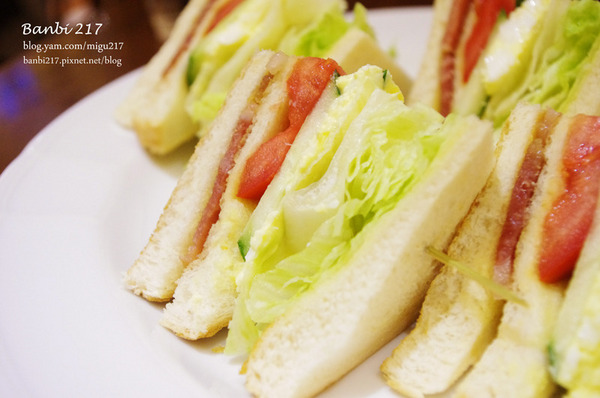 Melange Caf'e 米朗琪咖啡館：草莓鬆餅與三明治 在米朗琪下午茶