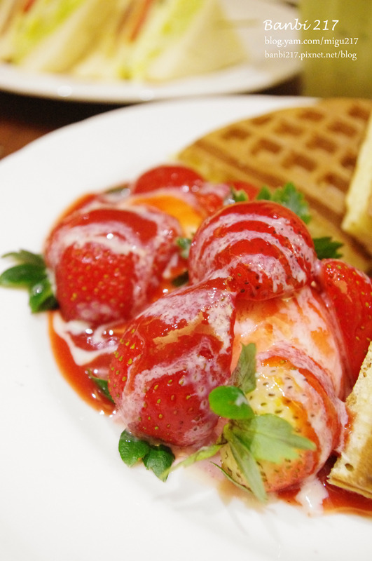 Melange Caf'e 米朗琪咖啡館：草莓鬆餅與三明治 在米朗琪下午茶