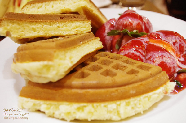 Melange Caf'e 米朗琪咖啡館：草莓鬆餅與三明治 在米朗琪下午茶