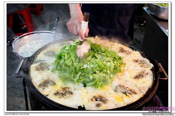 海埔蚵仔煎(楊子萱愛玉)：【美食♥花蓮】☼ 海埔蚵仔煎☼ 新鮮無腥味的蚵仔，人氣名店/平價小吃♥♥