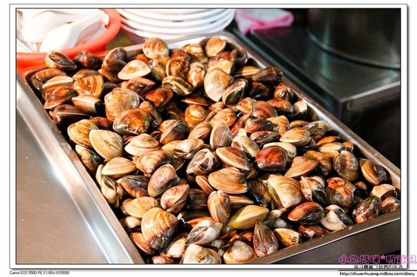 海埔蚵仔煎(楊子萱愛玉)：【美食♥花蓮】☼ 海埔蚵仔煎☼ 新鮮無腥味的蚵仔，人氣名店/平價小吃♥♥