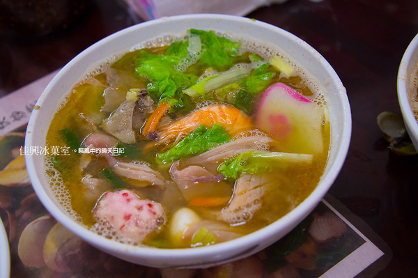 佳興冰菓室：【花蓮|佳興冰菓室】來冰菓室吃飯吧!! 什錦麵超超值 再來杯檸檬汁當點心!!