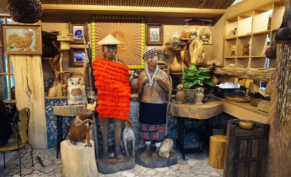 光復紅瓦屋餐廳：花蓮光復 - 鐵馬遊馬太鞍 vs 紅瓦屋餐廳: 原民風味石頭火鍋