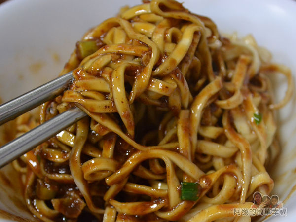 麻醬麵蛤蜊湯19-麻醬麵特寫