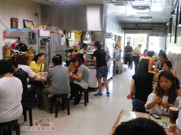 麻醬麵蛤蜊湯12-店內環境