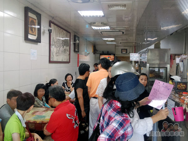 麻醬麵蛤蜊湯04-店內人潮
