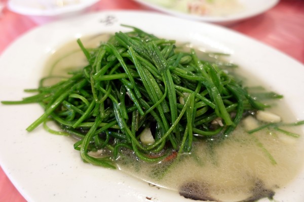 大灶雞:(胖樺食記)宜蘭礁溪推薦必吃美食「大灶雞」,高CP值熱炒加上美味多汁的大隻甕窯雞讓人大呼過癮