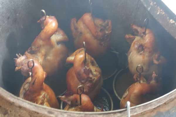 大灶雞:(胖樺食記)宜蘭礁溪推薦必吃美食「大灶雞」,高CP值熱炒加上美味多汁的大隻甕窯雞讓人大呼過癮