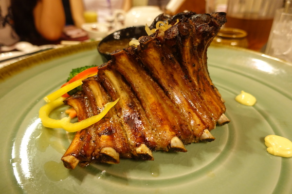 帝煲瓦罐煨湯館：(胖樺食記)宜蘭礁溪無菜單餐廳「帝煲瓦罐煨湯館」，宮廷式裝潢/16小時煲湯/神秘粽