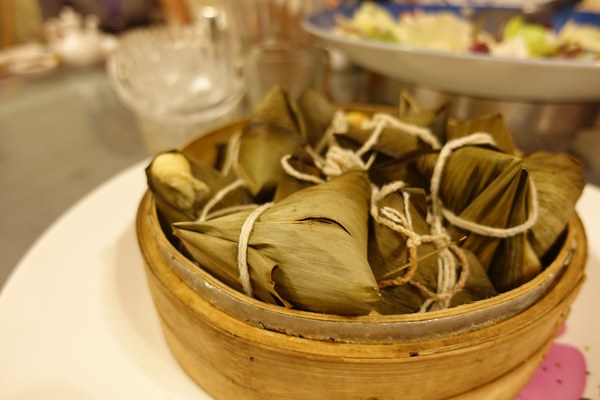 帝煲瓦罐煨湯館：(胖樺食記)宜蘭礁溪無菜單餐廳「帝煲瓦罐煨湯館」，宮廷式裝潢/16小時煲湯/神秘粽