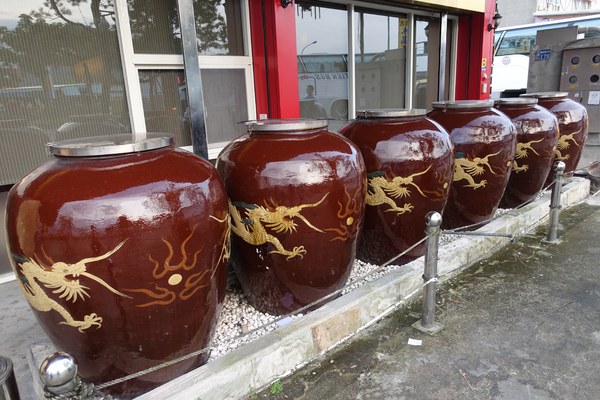 帝煲瓦罐煨湯館：(胖樺食記)宜蘭礁溪無菜單餐廳「帝煲瓦罐煨湯館」，宮廷式裝潢/16小時煲湯/神秘粽