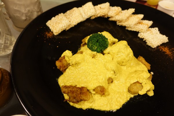 帝煲瓦罐煨湯館：(胖樺食記)宜蘭礁溪無菜單餐廳「帝煲瓦罐煨湯館」，宮廷式裝潢/16小時煲湯/神秘粽