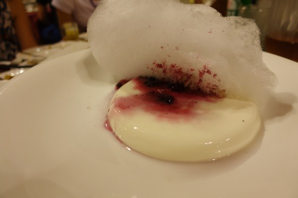 帝煲瓦罐煨湯館：(胖樺食記)宜蘭礁溪無菜單餐廳「帝煲瓦罐煨湯館」，宮廷式裝潢/16小時煲湯/神秘粽